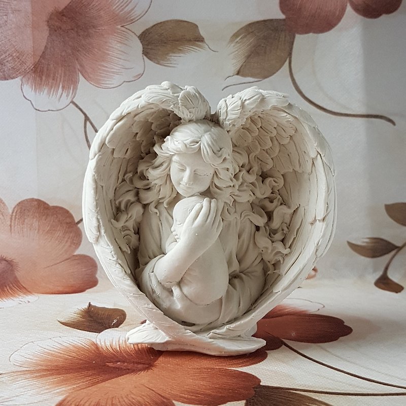 Aroma Stone desk decor/home decor -  Mother Angel holds her Baby Tight - Fragrances - Other Materials White