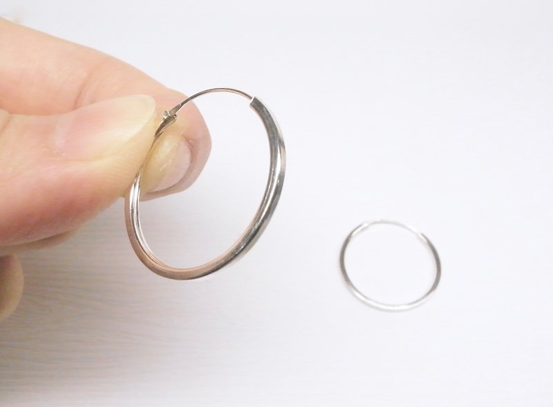 二毛銀【厚2mm方條銀管大型圈圈耳環】一對 - 耳環/耳夾 - 其他金屬 銀色