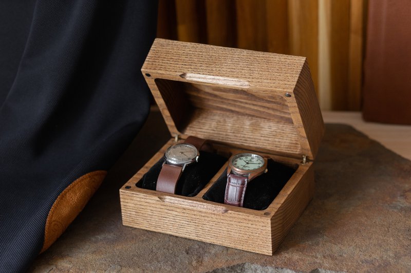 Personalized Wooden Watch Box - Handcrafted Solid Wood Small Jewelry Organizer - 男錶/中性錶 - 木頭 咖啡色