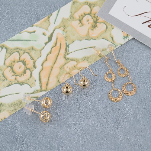 K18ゴールドデザインスタッドピアス - ショップ JEWELRY and