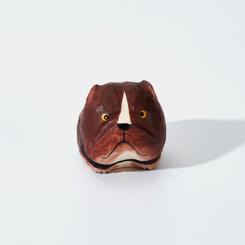 Balin 昂然端坐的紅褐色鬥牛犬木雕 - 擺飾/家飾品 - 木頭 咖啡色