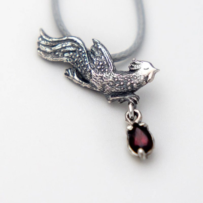 Fairy Hen Pendant with Red Garnet - 項鍊 - 純銀 銀色