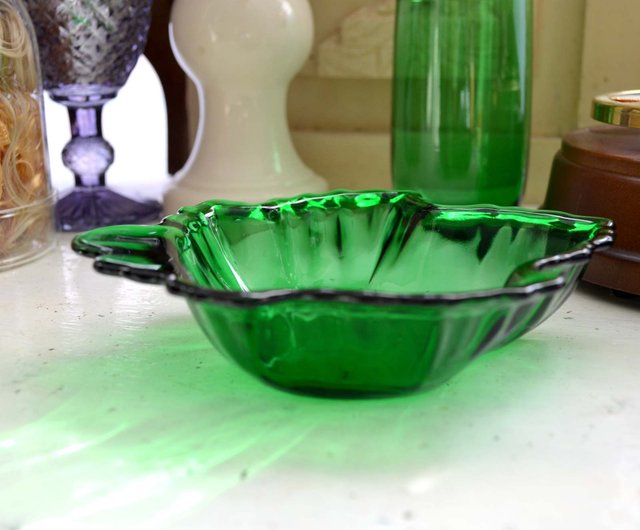 VINTAGE Emerald Green Glass Mixing Bowl