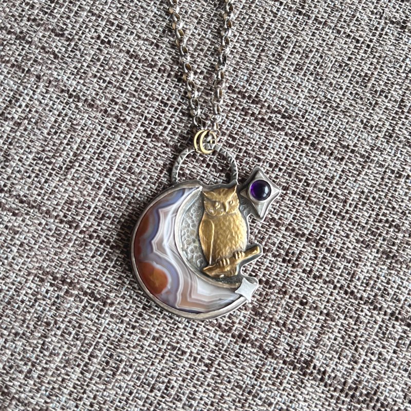 Laguna Agate Moon with Owl　Sterling Silver Necklace - สร้อยคอ - เงินแท้ สีส้ม