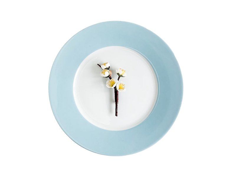 Corsage: White Koume - เข็มกลัด/ข้อมือดอกไม้ - ผ้าไหม ขาว