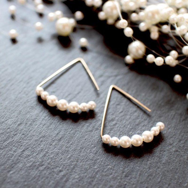 14kgf Swarovski Pearl Waltz pierced earrings - Earrings & Clip-ons - Precious Metals White