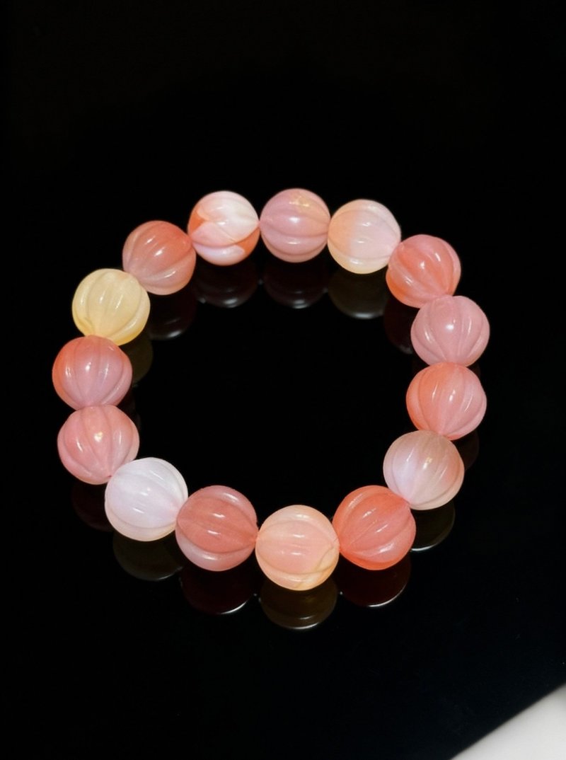 Crystal.EAA Carnelian Carved Bracelet - สร้อยข้อมือ - หยก สึชมพู