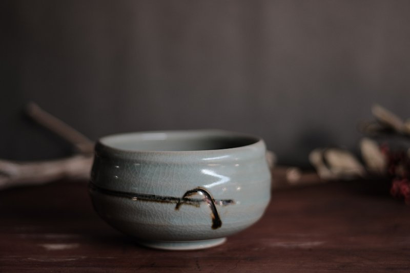 青瓷茶碗 l 繪鐵刻紋 - 茶具/茶杯 - 陶 綠色