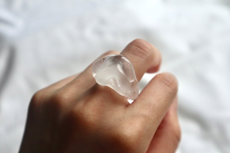 洞窟の鉱石  水晶 ガラス リング glass ring - 戒指 - 玻璃 白色