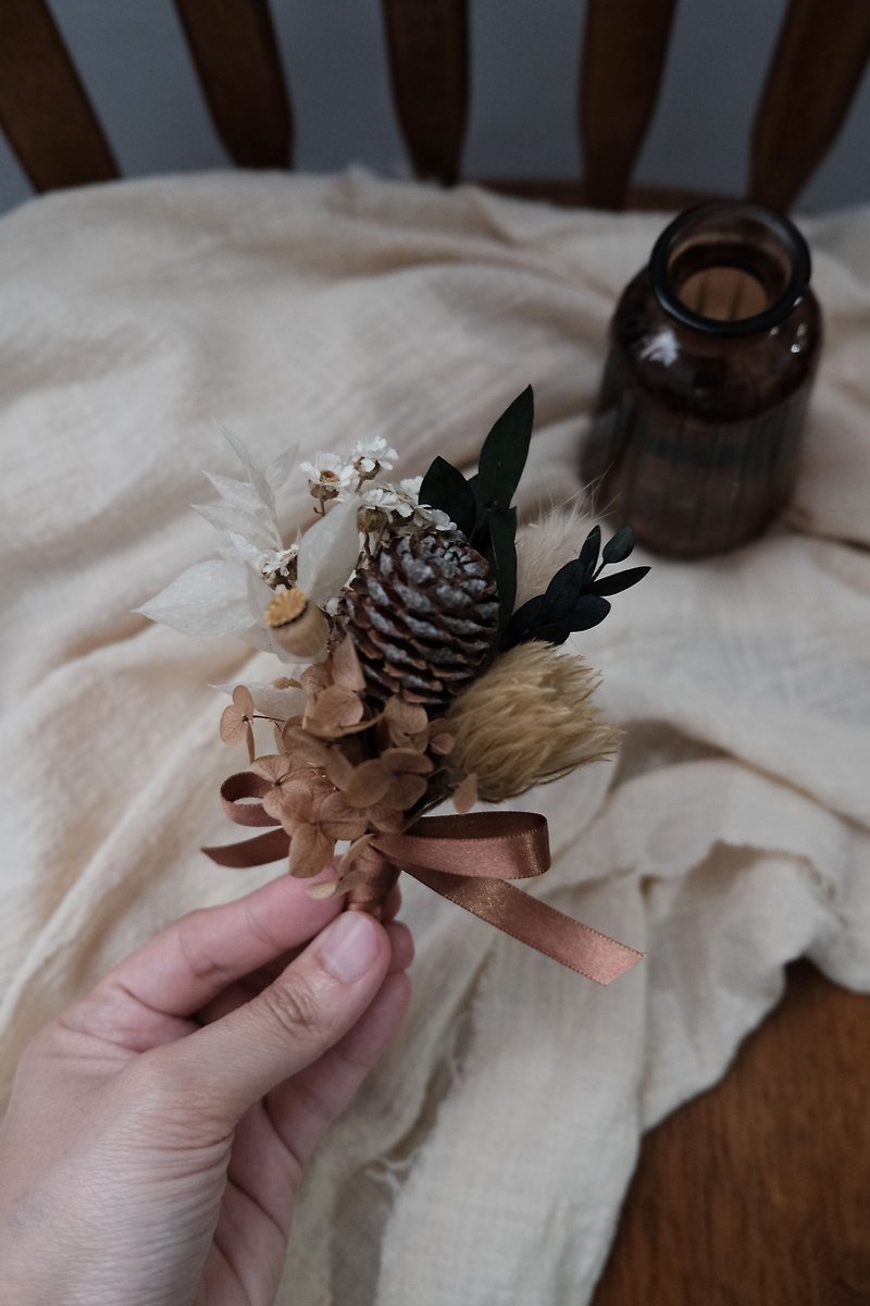 [One Plant Co-Creation] Custom Forest Color Dried Corsage - ตกแต่งต้นไม้ - พืช/ดอกไม้ 