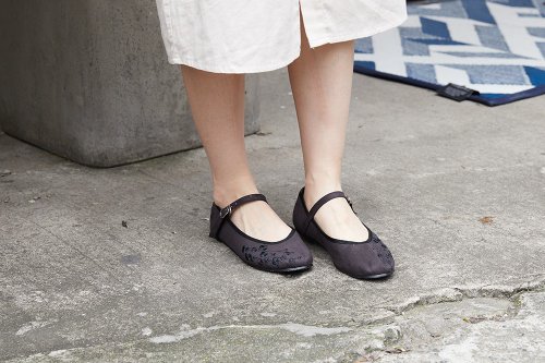 美品　刺繍・バレエシューズ　ブラック・チャイナシューズ 刺繍・バレエシューズブラック・チャイナシューズ