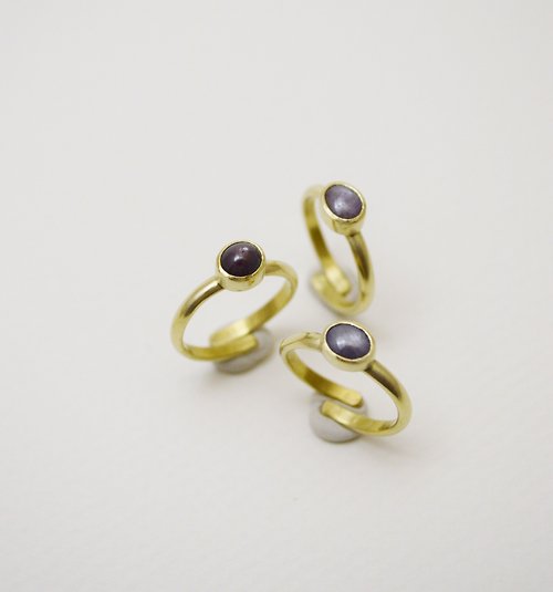 Ji Moi 簡單小石系列-星光紅寶石‧黃銅戒指
