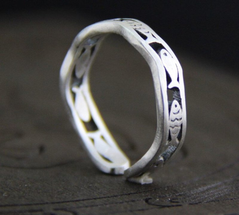 Real S 990 Silver Hollow Engraved Lovely Fish Rings Women Ethnic Handmade Ring - 戒指 - 純銀 銀色