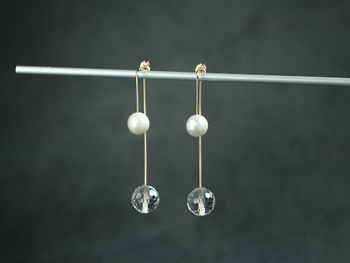 A.N 14kgf-pearl × crystal twin pierced earrings