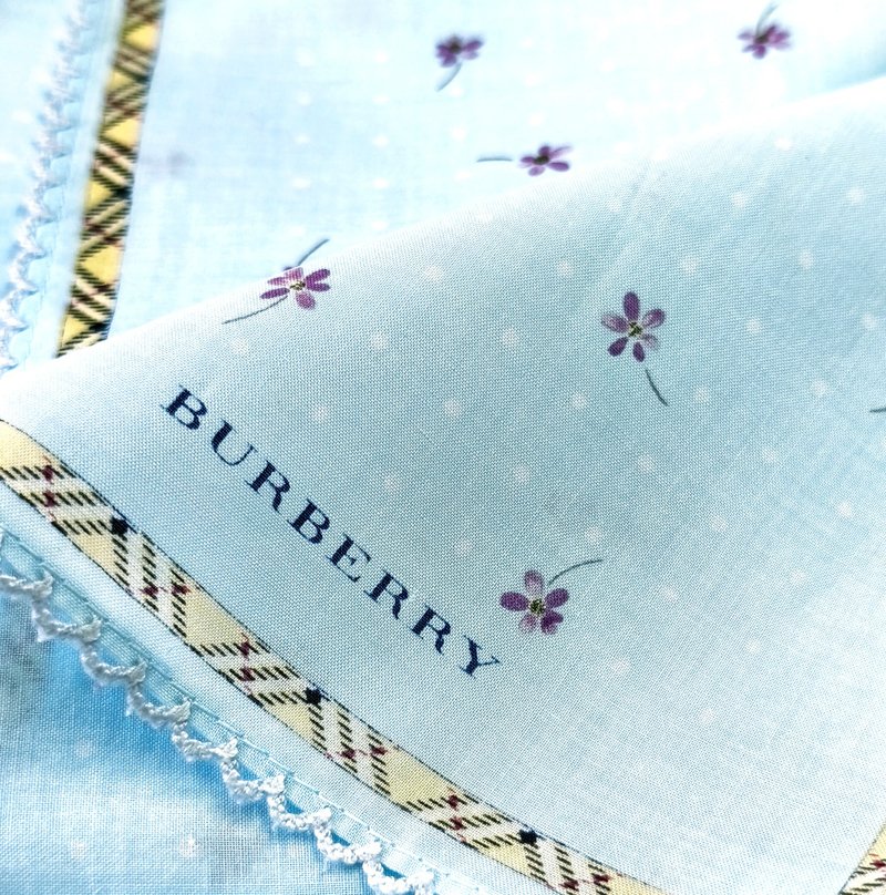 Burberry Vintage Handkerchief Floral on Blue Check Edge 19 x 19 inches - 手帕 - 棉．麻 透明