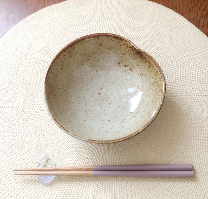 藁白釉の木の葉鉢 - 碗 - 陶 卡其色