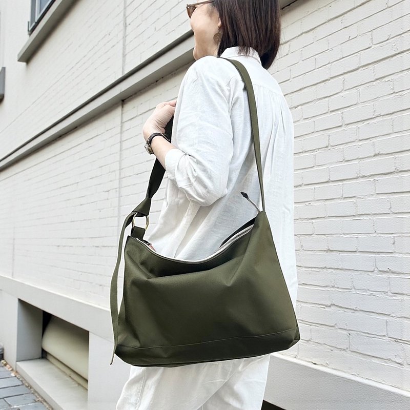 DRIFTER-M　カーキ　撥水加工コーデュラナイロンショルダーバッグ - 側背包/斜背包 - 尼龍 綠色