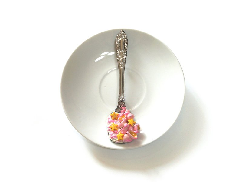 デザートの一口の幸せ|夢のようなピンクのポップコーンスプーンピン|シミュレーション食品粘土の装飾品 - ブローチ - 粘土 ピンク