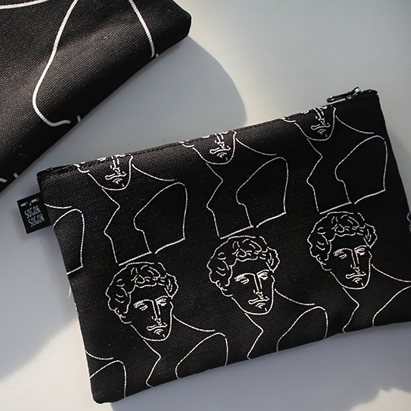 Plaster portrait black canvas zipper storage bag - กระเป๋าเครื่องสำอาง - ผ้าฝ้าย/ผ้าลินิน สีดำ