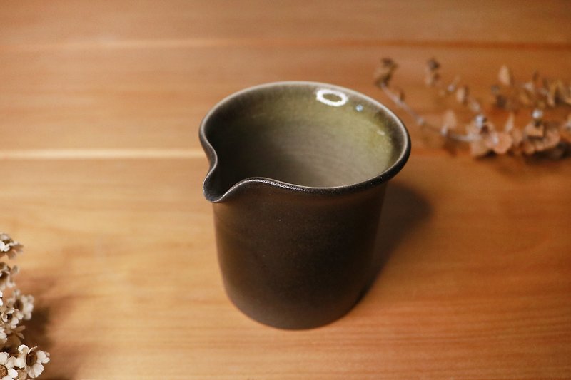 Dark green plum gray small tea cup - ถ้วย - เครื่องลายคราม 