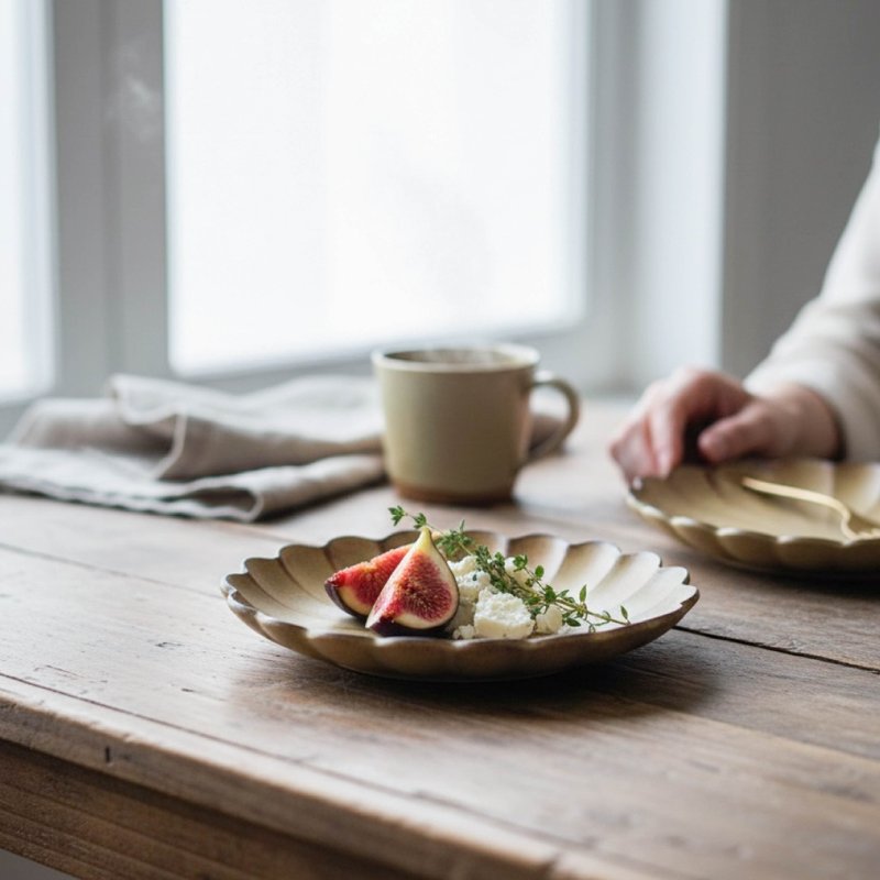 【陶瓷盤】侘寂風雛菊花盤 - 侘寂質感手作陶盤 - 盤子/餐盤/盤架 - 瓷 
