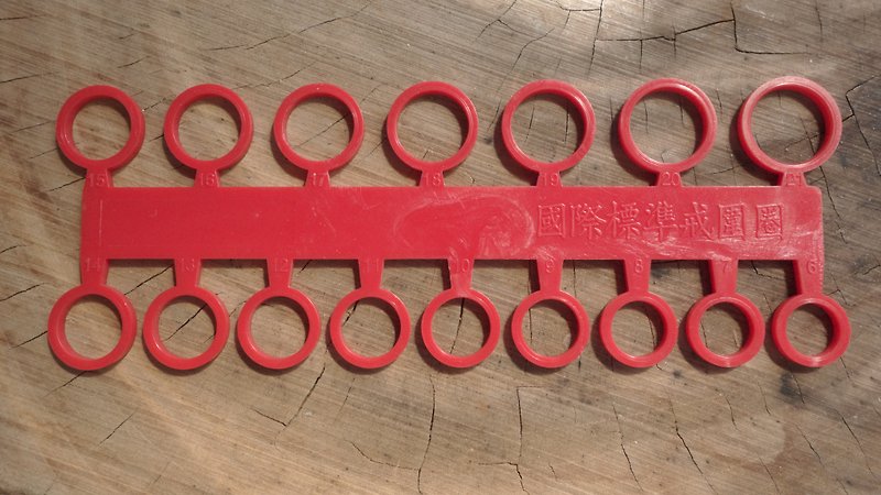 Simple Ring Circumference Measurer (International Circumference)-Free shipping for purchases over 1,000 - แหวนทั่วไป - พลาสติก สีแดง