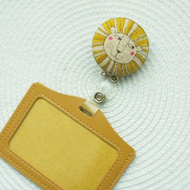 Lovely【日本布】獅子王伸縮扣環 +卡套、悠遊卡、證件套 - 證件套/卡套 - 棉．麻 卡其色