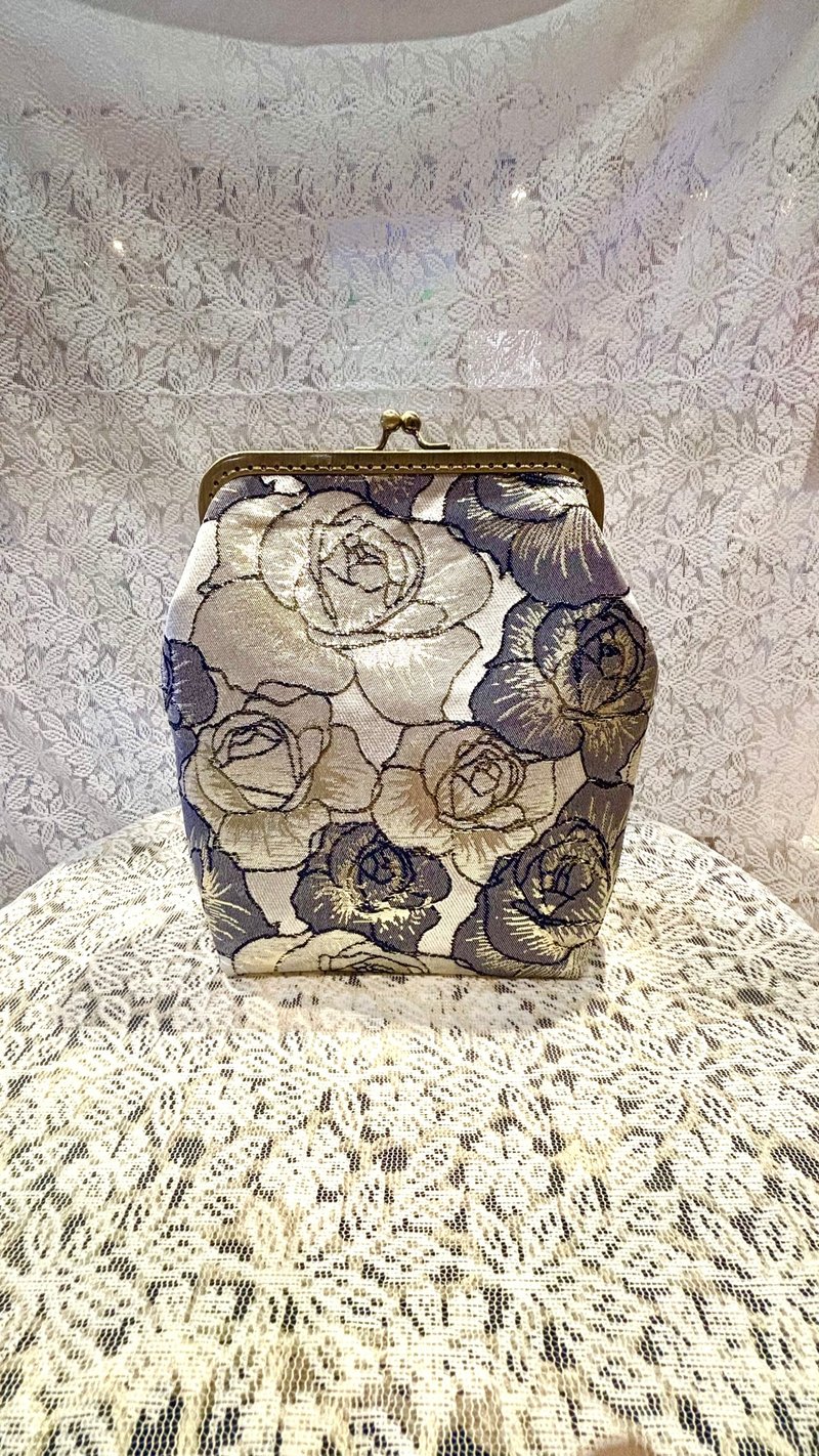 MBC 人手製 15cm 方形口金 金線玫瑰 黑金色 - 側背包/斜背包 - 棉．麻 黑色