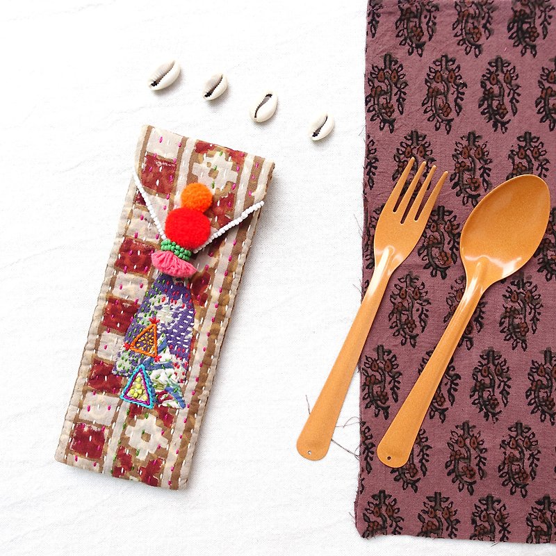 DUNIA world manufacture / Kantha Dreams / hand-stitched embroidery cutlery set - hand stitched embroidery cutlery set #brown - Cutlery & Flatware - Cotton & Hemp Brown