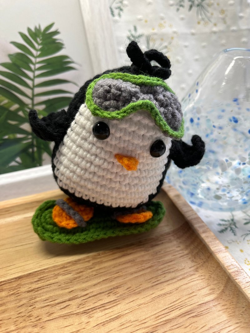 鉤織滑雪企鵝匙扣 - 吊飾/掛飾 - 棉．麻 黑色