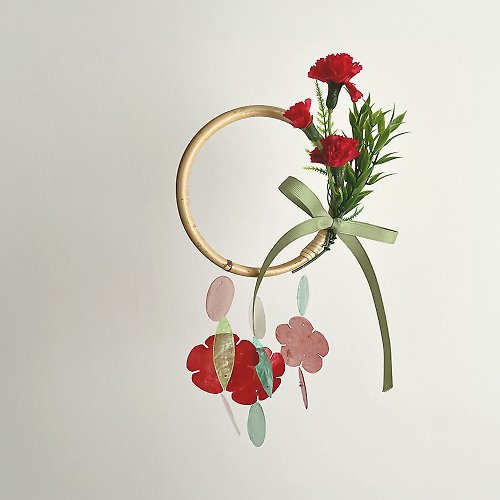 HO’ USE Pre-Made | Flower Shop Carnation Wreath-Red | Shell Wind Chime Mobile|#1-320
