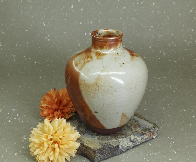 Soda Glaze Urn Small Mouth Bottle Shop Chan Le Pottery Ceramics Pinkoi