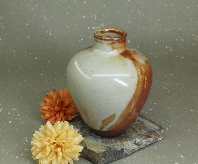 Soda Glaze Urn Small Mouth Bottle Shop Chan Le Pottery Ceramics Pinkoi