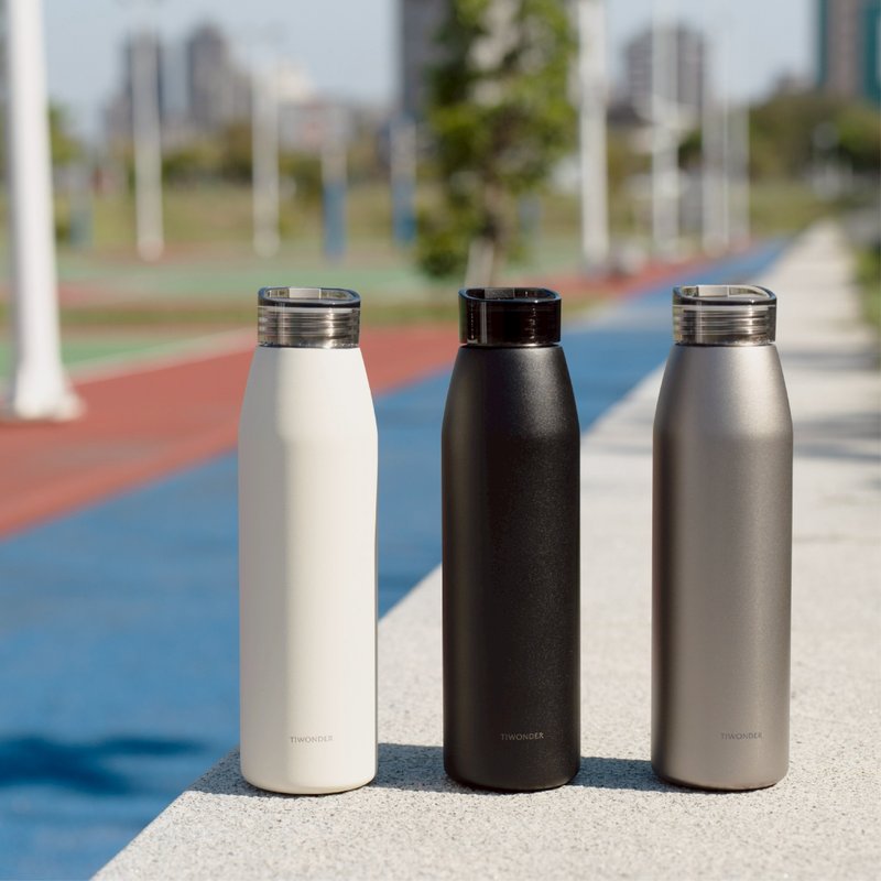 鈦輕瓶 1000 mL - 其他杯子 - 其他金屬 銀色