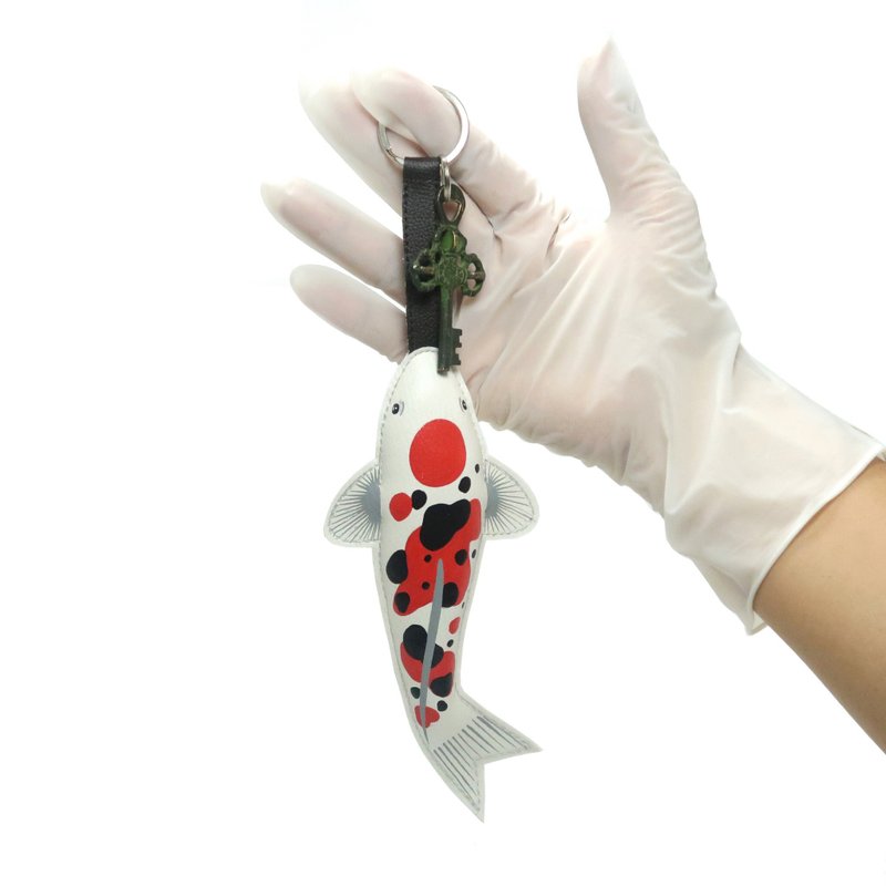 Koi Fish keychain, gift for animal lovers add charm to your bag. - 吊飾/掛飾 - 人造皮革 白色