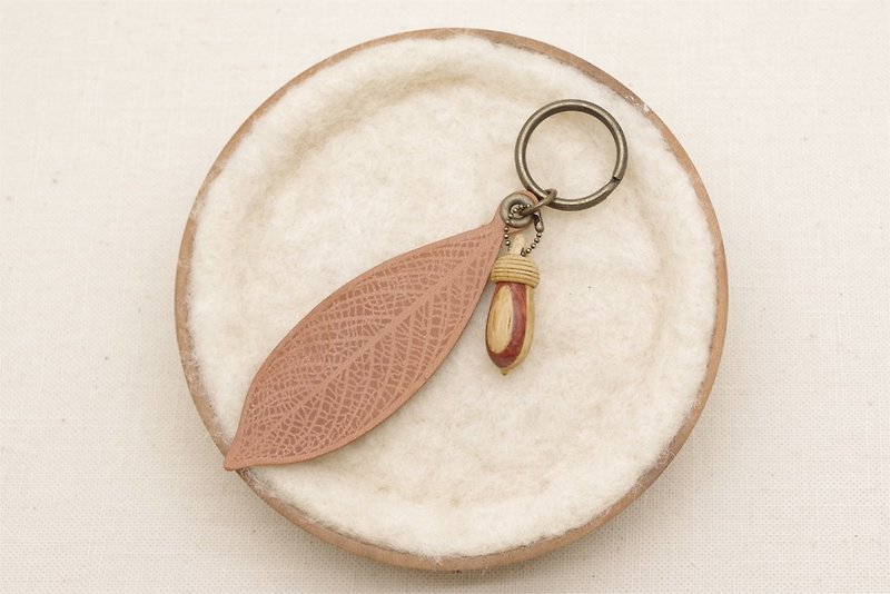 no.037 Leather leaf & Wood carving acorn keychain(LK-1&D-1) - Keychains - Wood Brown