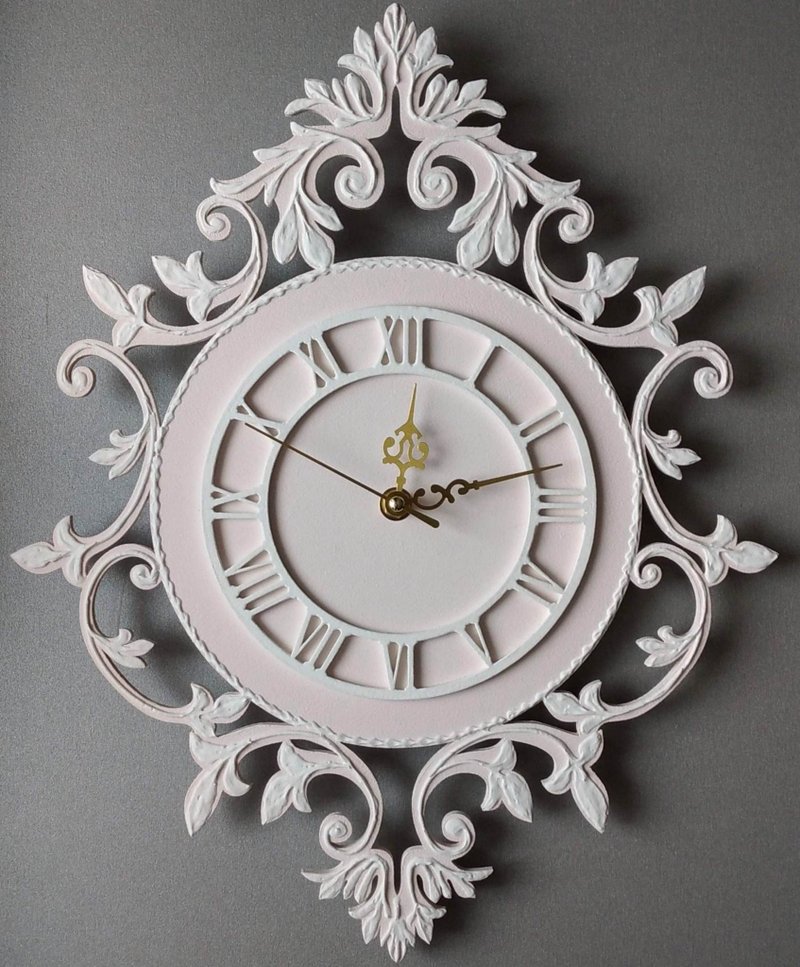 掛鐘 Small pink wall clock with white ornaments in vintage style Silent wall clock - 時鐘/鬧鐘 - 木頭 粉紅色