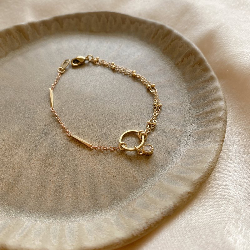 Moon light- Brass bracelet - สร้อยข้อมือ - ทองแดงทองเหลือง สีทอง