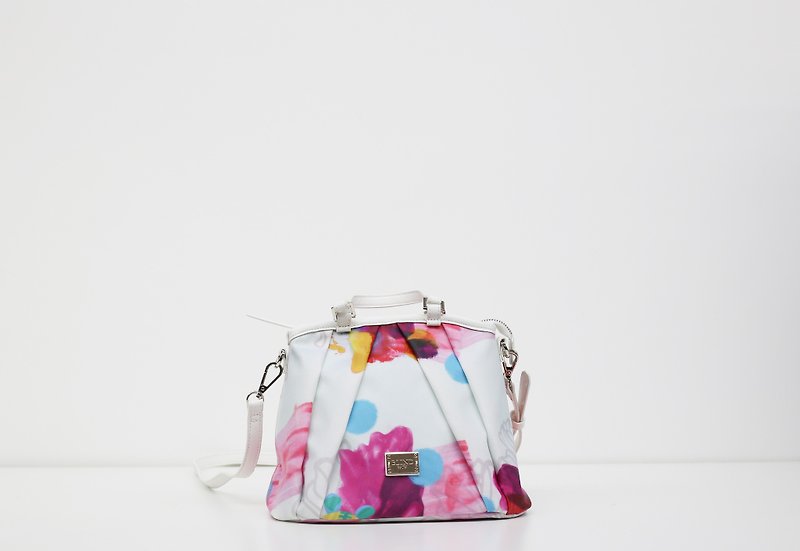Hong Kong designer brand BLIND by JW tiger printing multi-purpose backpack - กระเป๋าเป้สะพายหลัง - วัสดุกันนำ้ สึชมพู