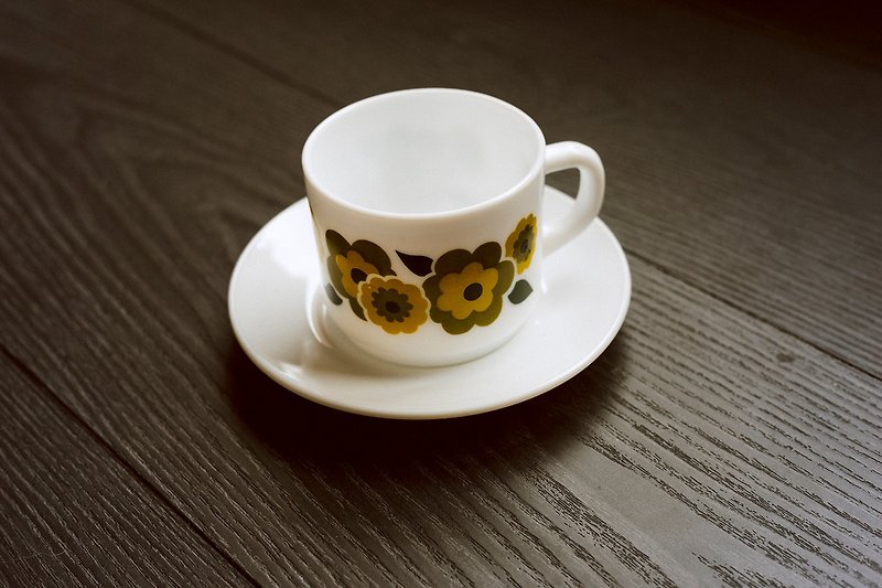 Arcopal France ー Lotus series milk glass cup set - soil green x yellow - Mugs - Other Materials Khaki