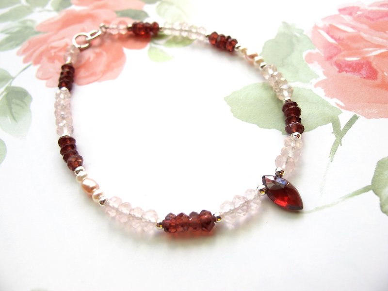 【Longan】 red garnet x powder x freshwater pearl x925 silver - January Birthstone - Handmade natural stone series - สร้อยข้อมือ - เครื่องเพชรพลอย สีแดง
