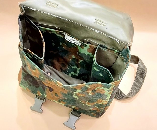 Camo on sale shoulder bag