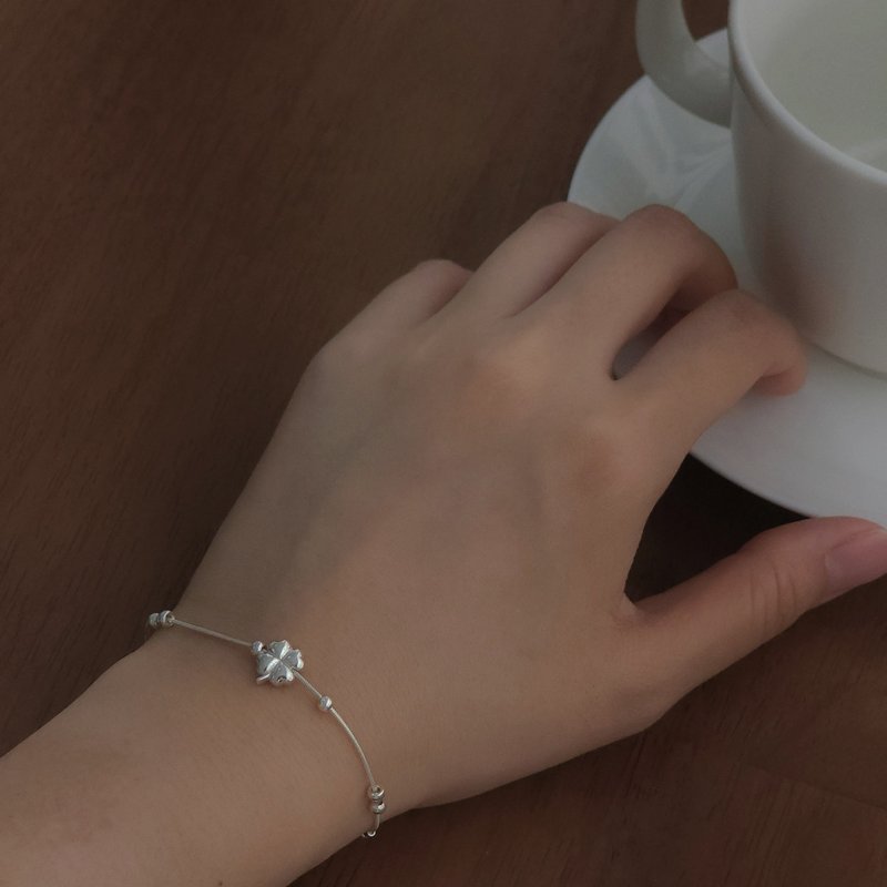 C.B_101  Clover silver bracelet - 手鍊/手環 - 其他金屬 銀色