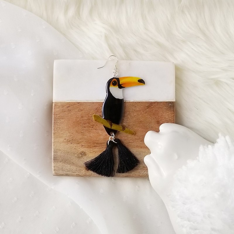 Toucan with fringes earring - Earrings & Clip-ons - Plastic Black