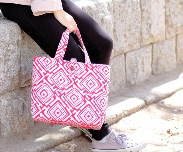 2way tote bag with geometric pattern with mini pouch - Shop