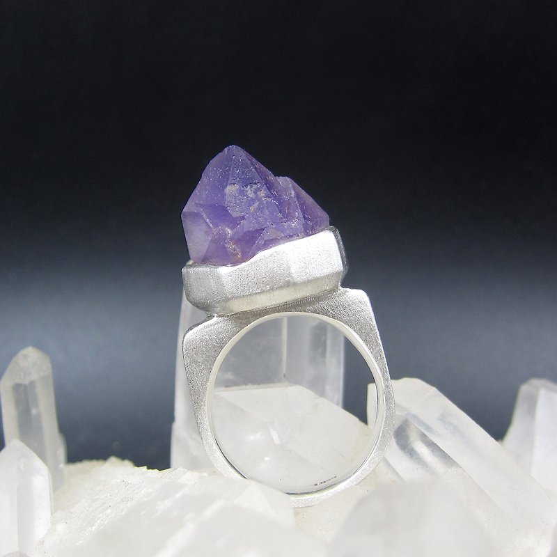 原創設計 純銀鑲嵌天然紫水晶原石戒指 港碼17號 - 戒指 - 水晶 紫色