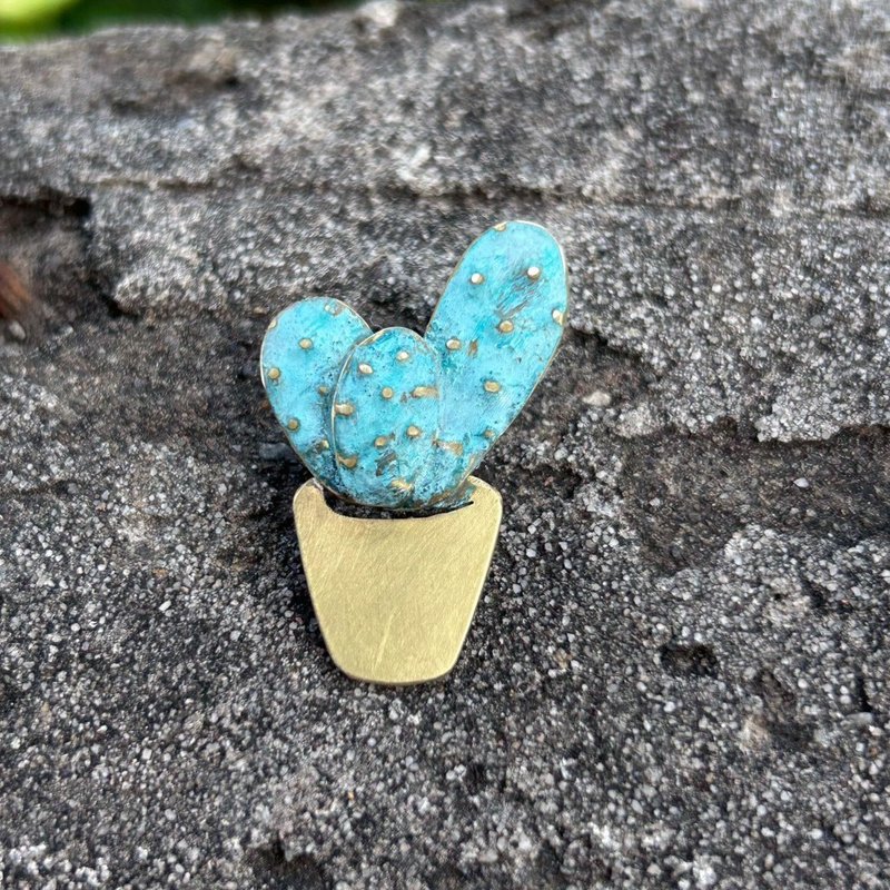 【Misty Dots】MDBE11 サボテンの鉢植えブローチ / 真鍮 / ハンドメイドギフト - ブローチ - 銅・真鍮 ブルー