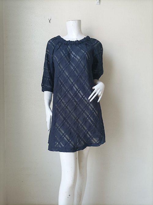 DKNYノースリーブストレッチ ドレス、サイズ M、胸囲 32 ～ 36 