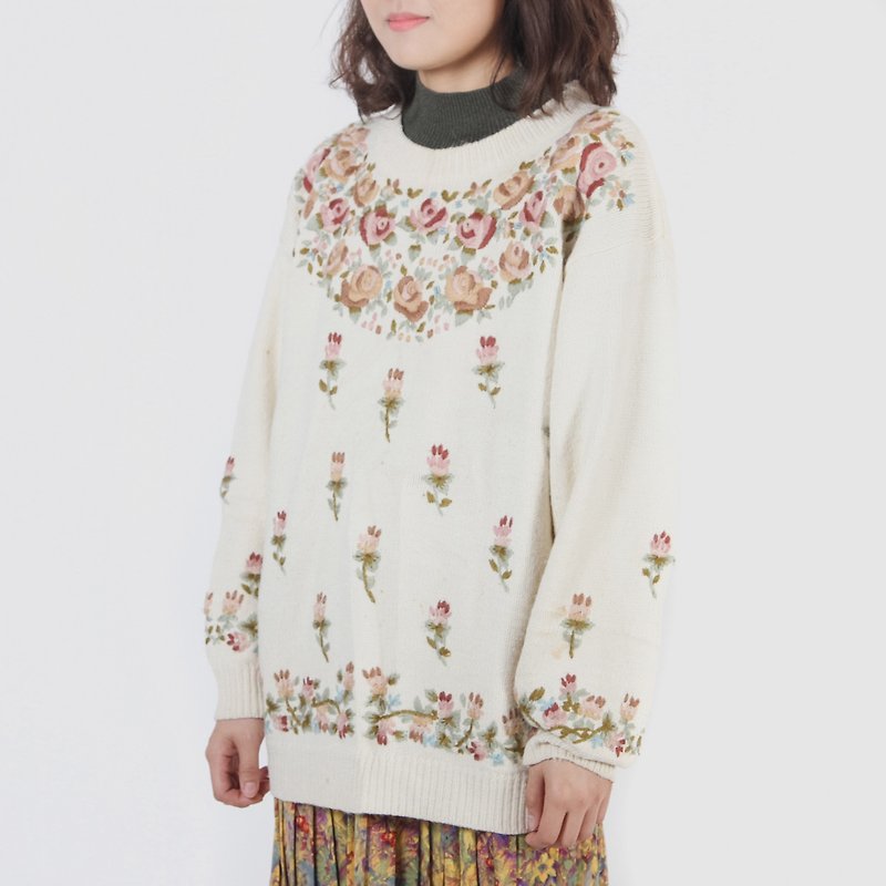 [Egg Plant Vintage] Shenghuachuan Streamline Embroidered Vintage Sweater - สเวตเตอร์ผู้หญิง - ขนแกะ 