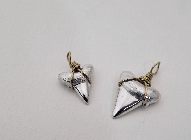925 Sterling Silver Shark Tooth Necklace - สร้อยคอ - เงินแท้ สีเงิน